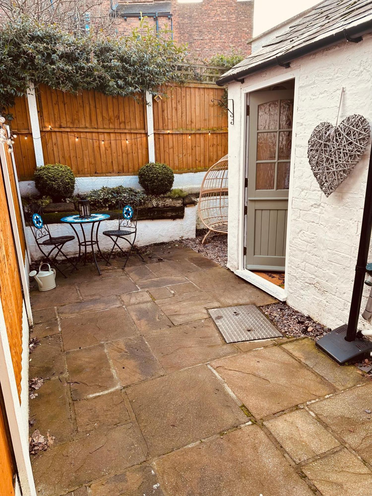 Overleigh Cottage, With Optional Hot Tub Hire * Chester