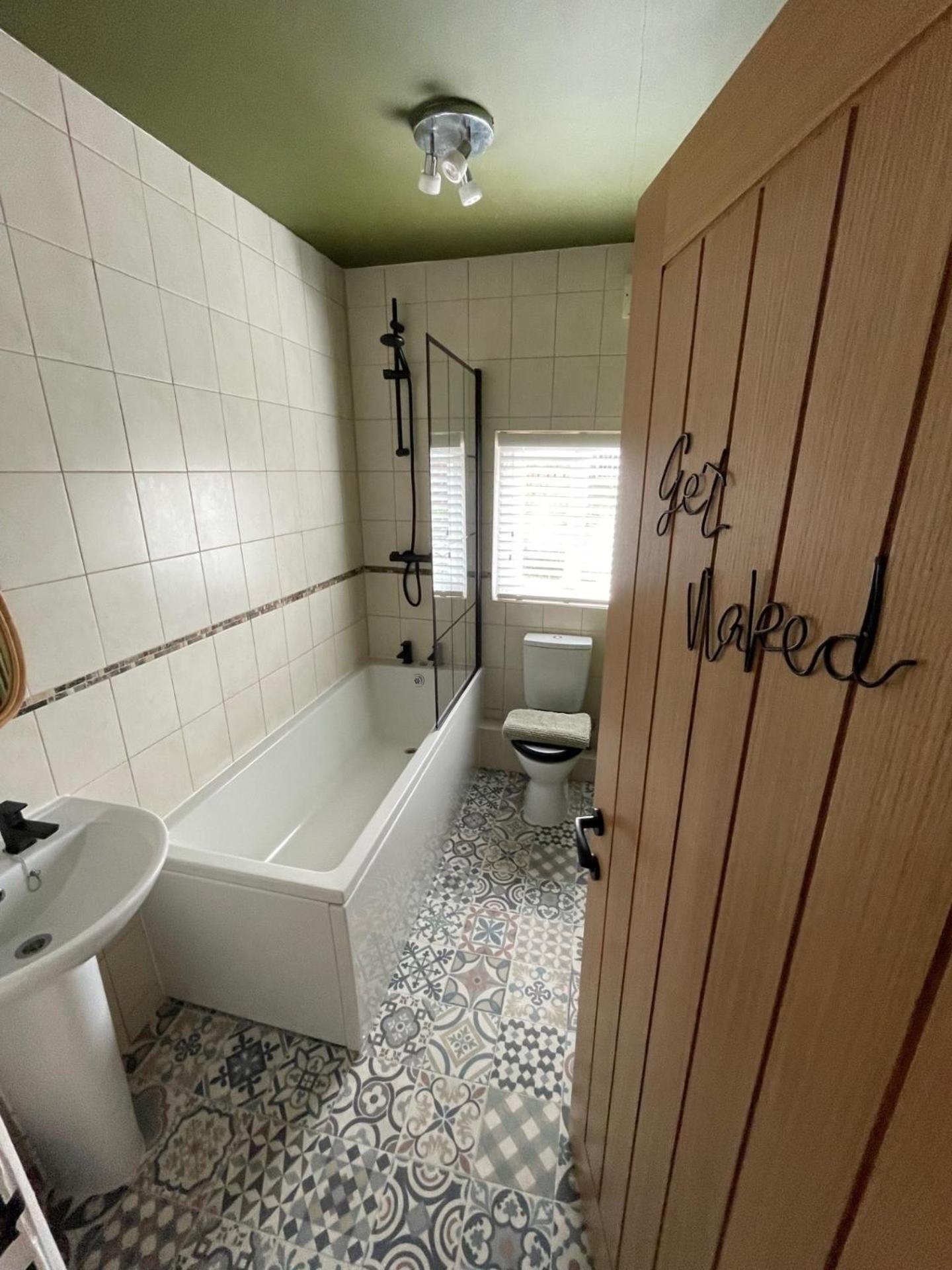 Overleigh Cottage, With Optional Hot Tub Hire Holiday home